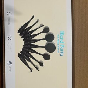 Blend Party Oval Makeup Brush Set - Black